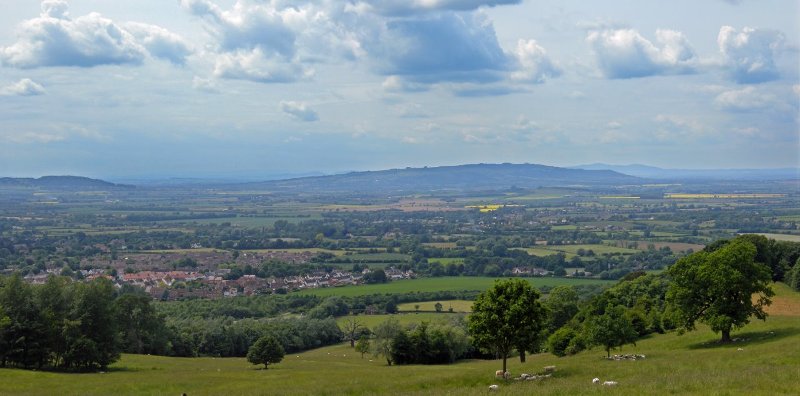 Warwickshire Avon, view of the catchment across to Bredon & Broadway